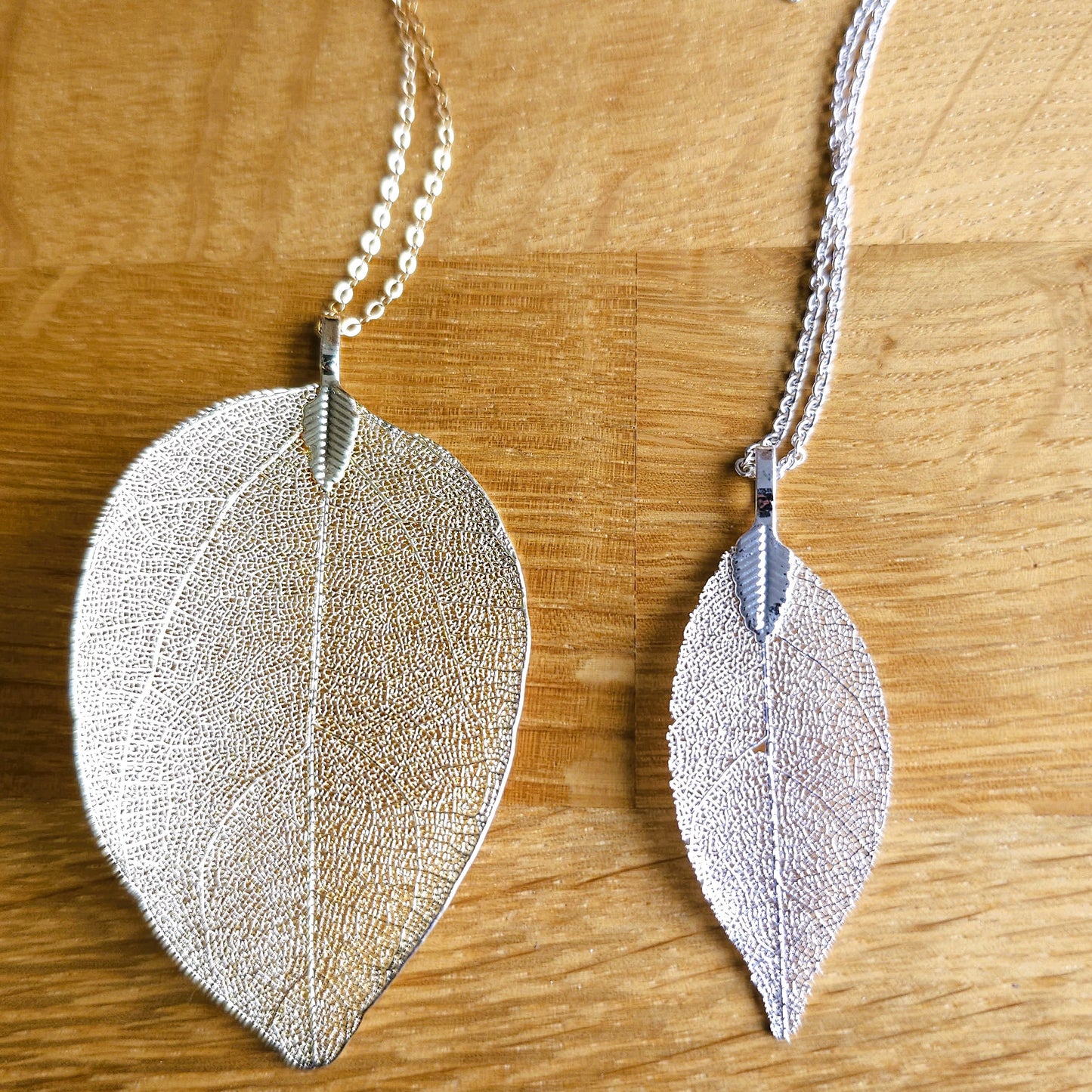 Ketting goldfilled met hanger van echt blad