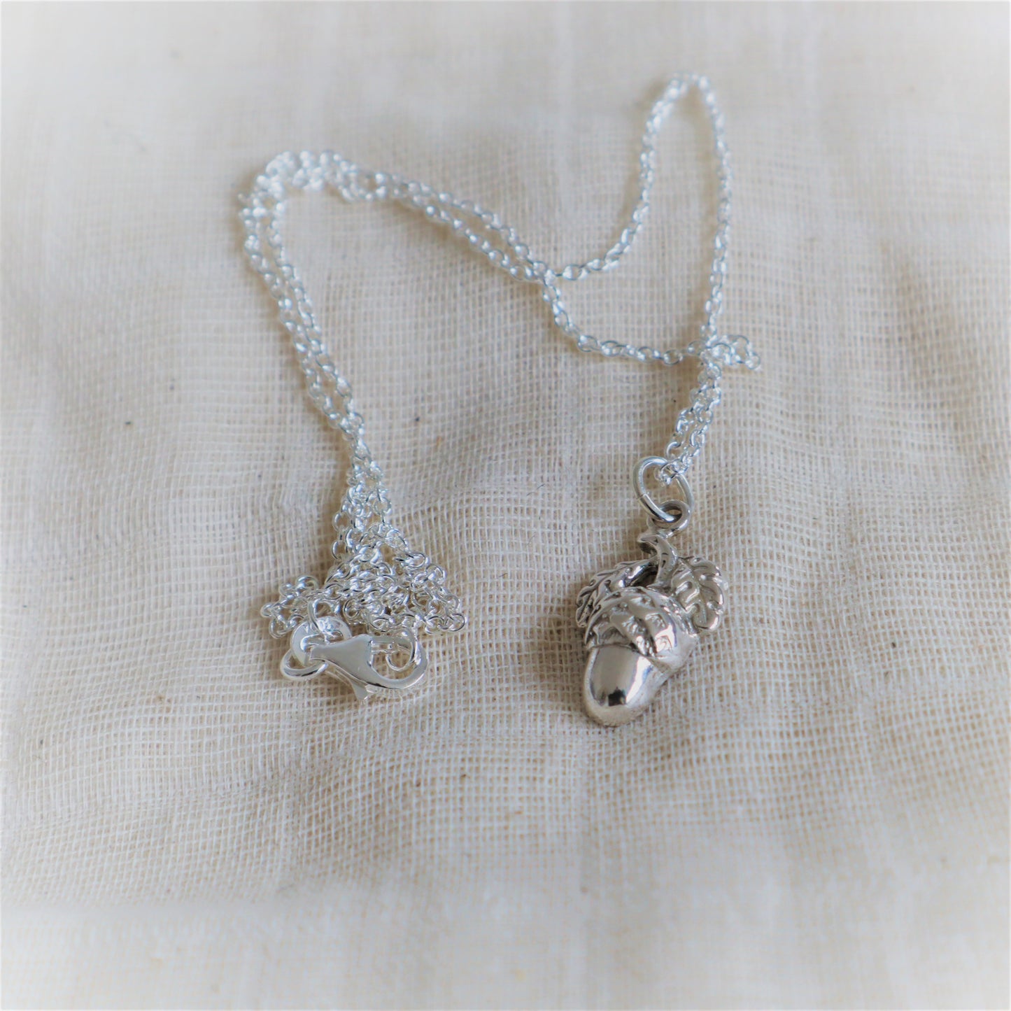 Ketting met bedel eikel zilver