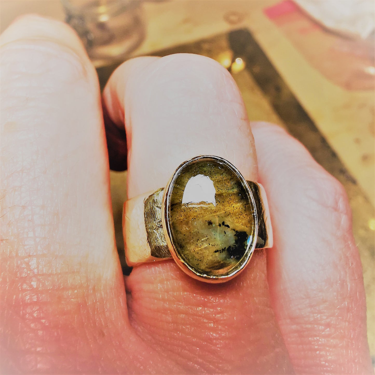 Ring met labradoriet goud