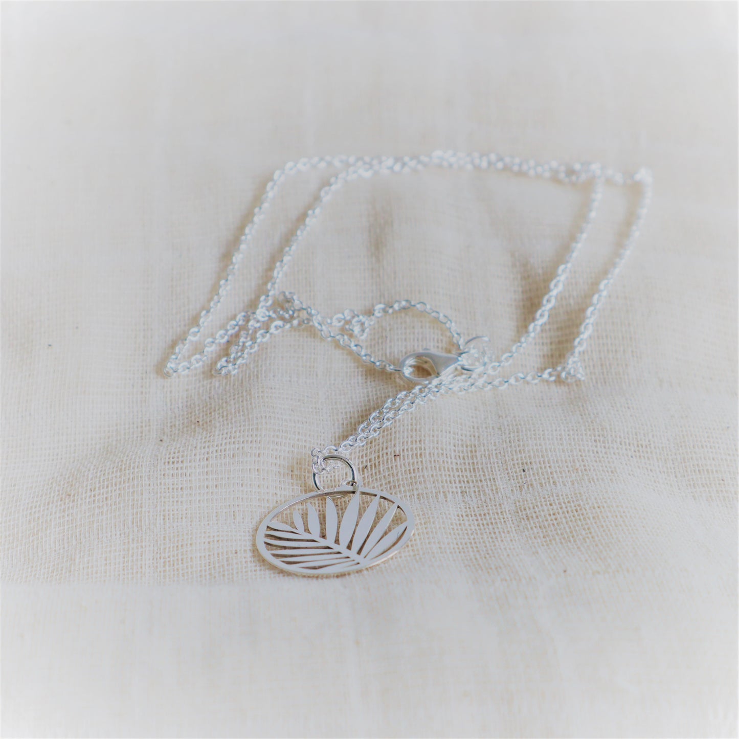 Ketting met bedel palmblad zilver